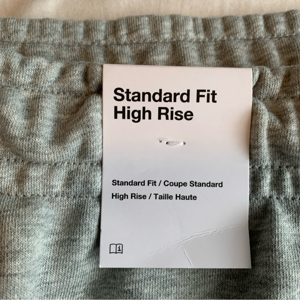 Women’s Nike Sportswear Essential Fleece Standard Fit High Rise Gray Shorts 3X - Picture 7 of 13